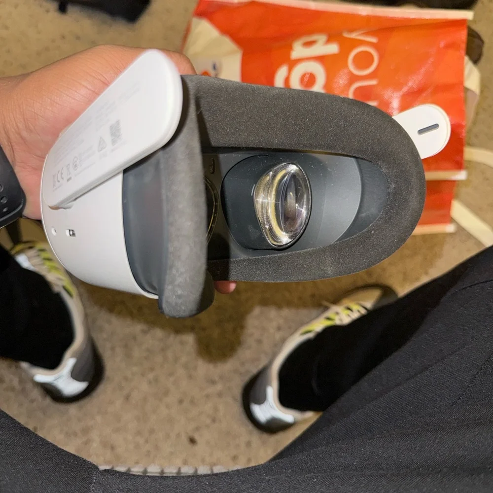 White VR Headset